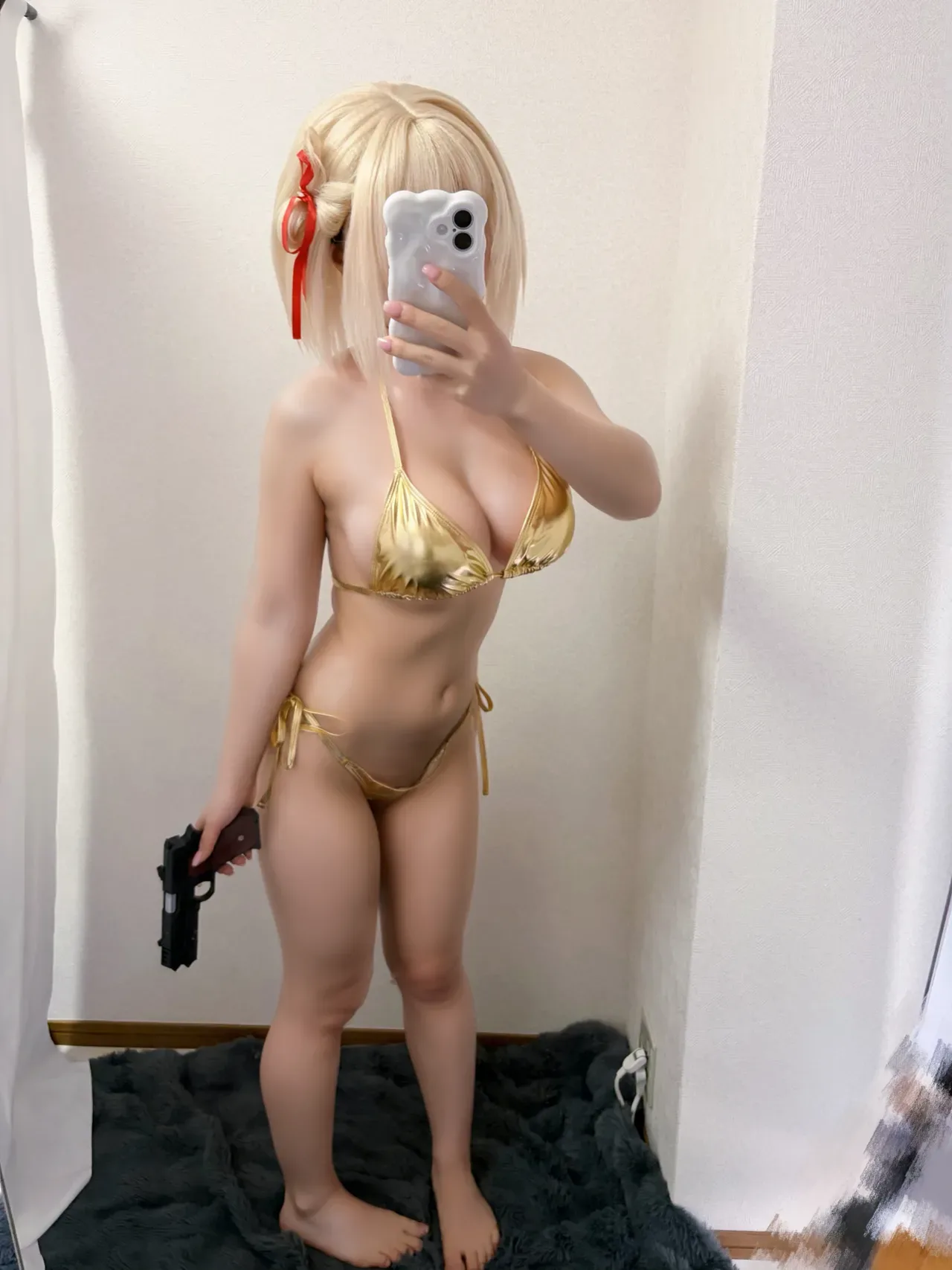 Hatsune Hitori – Bikini vàng Chisato - 1