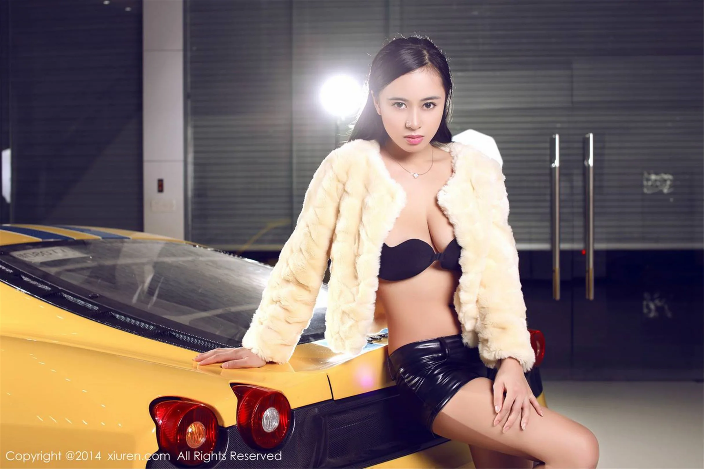 [XIUREN秀人网] Huang Ke (Christine) - Chụp ảnh riêng + Series xe hơi sang trọng - 38